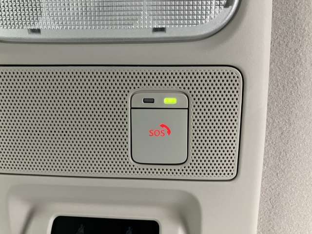 あおり運転をされても安心！緊急通報も可能、ボタンを押すだけでオペレーターにつながるSOSコール付。（別途登録費用が必要となります。）
