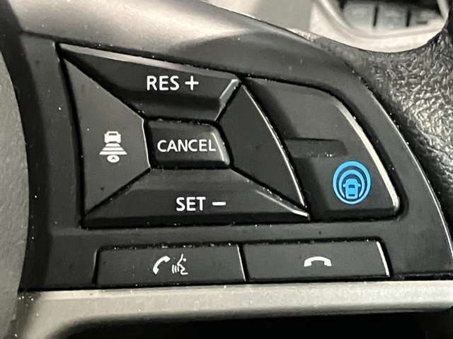 プロパイロット塔載！センサーやカメラを駆使して、高速道路で感じるストレスを軽減できます☆いくつかの条件が整えばアクセル、ブレーキ、ハンドル操作を車がサポートしてくれて、前方の車を追従してくれます☆