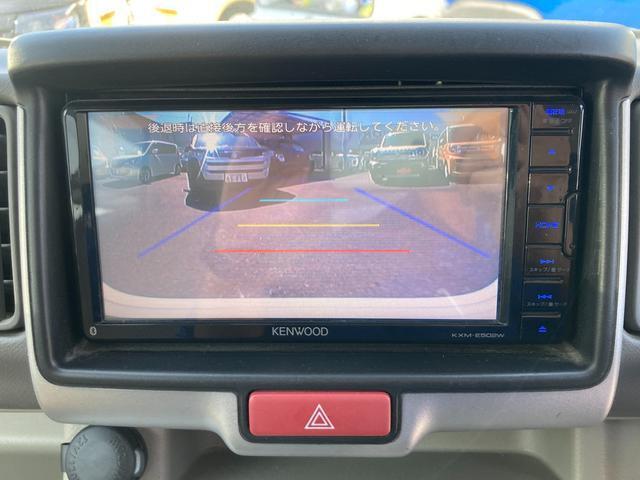 ”バックカメラを装備しています。サイドミラーだけでは見えにくい　車両真後ろの確認ができます。駐車をサポートします。”