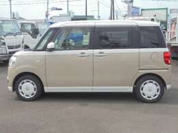 ボディカラーは、パールホワイト3×ナチュラルベージュマイカメタリック2トーン（XE9）　になります。