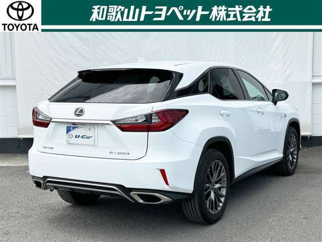 リフレッシュクリーニング「爽・快・車」施工！和歌ル山トヨペットの専門のスタッフが、独自の技術で一台一台丁寧に、内外装の清掃や除菌抗菌。下廻りやエンジンルームなど普段見えないところもキレイに仕上げます！