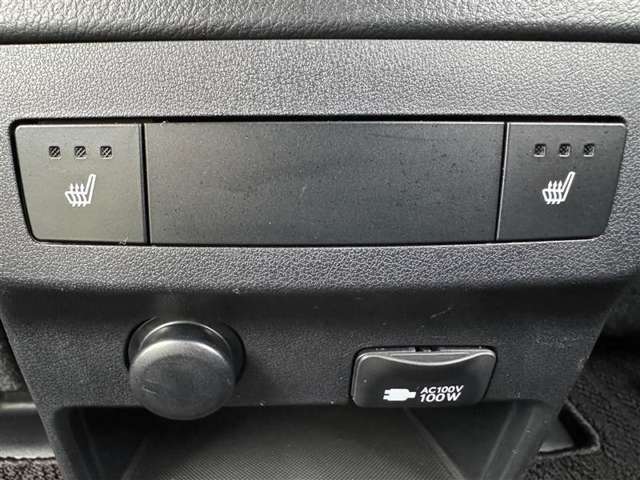 ★シートヒーター★運転席・助手席に装備！座面と背もたれを素早く温めます！