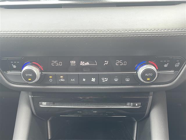 【　オートエアコン　】車内温度を感知して自動で温度調整をしてくれるのでいつでも快適な車内空間を創り上げます！