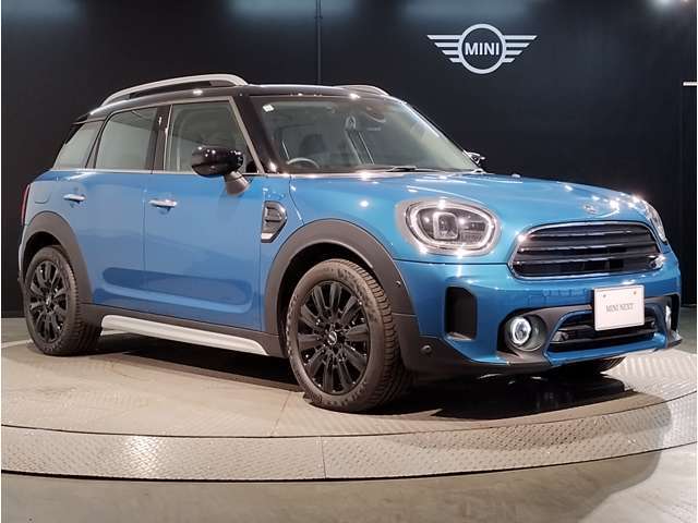 【PDCセンサー】リア・フロント・サイドに障害物を検知し、ドライバーに知らせてくれるセンサーが装備されております！！