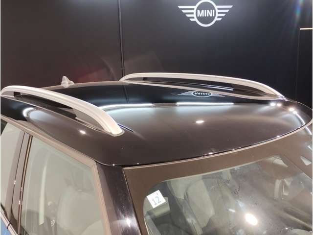 【ユアーズルーフ】コンバーチブルにオプションで設定が可能なユニオンジャック柄のユアーズソフトトップ！その存在感はMINIでしか味わえません☆