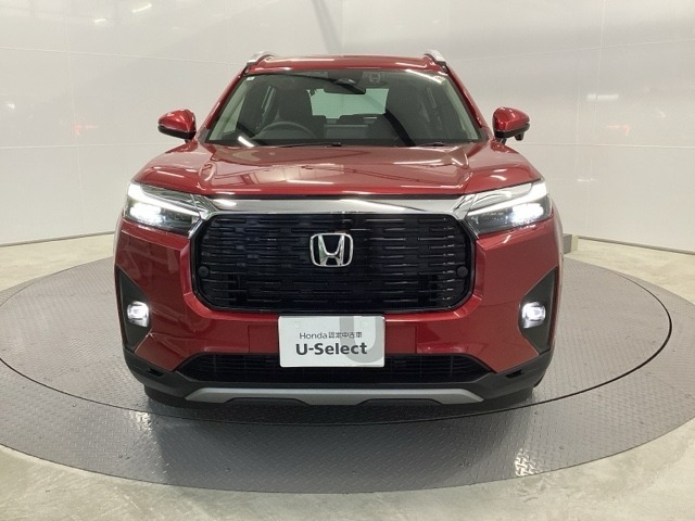 このフロントマスクは個性もいっぱい　人気の車です。