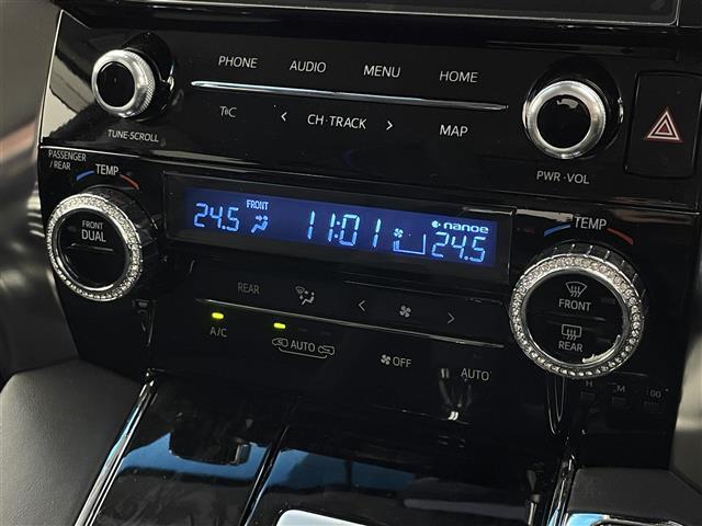 【運転席操作部】快適なドライブを楽しむための機能が装備されています！運転席から触れるので、使いやすいです！除菌プランいれていただくと、さらに清潔で安心していただけます！
