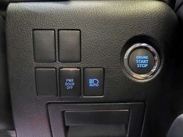 運転中、前方から目線をそらすことなく、オーディオ等の操作が可能な便利機能！安心＆快適なドライブを演出してくれます。