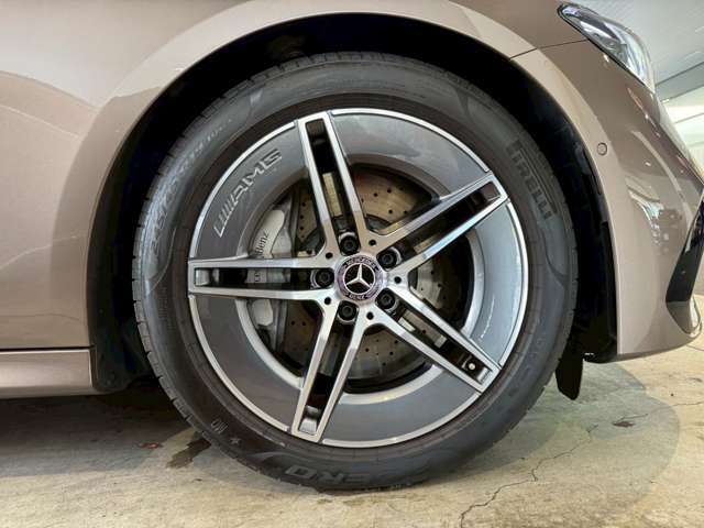 全国、登録・ご納車承ります。遠方でもご安心してお任せ下さい。遠方にお住まいのお客様はご自宅までご納車致します。陸送費用に関してもご相談下さい。