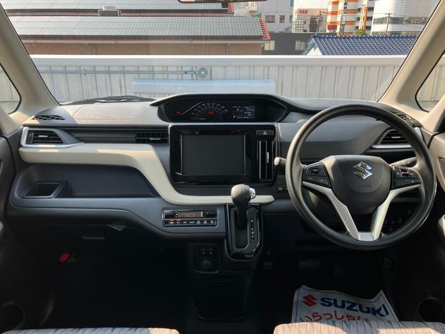 ブラック基調のカラーセンターメーター！クールなインパネ！運転席側に【インパネアッパーボックス】増設。