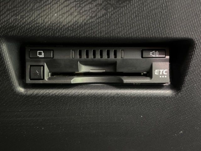 【ETC】高速道路の料金所をストレスなく通過！話題のスポットやサービスエリアに多い「スマートIC」利用時は必須のアイテムです。当店でセットアップを実施、ご納車当日からすぐにご利用いただけます！