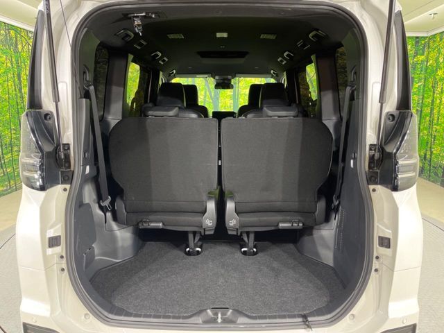 普段のお買い物や通勤、送迎等に十分な荷室スペースを確保しております。セカンドシートを倒すと、大きな荷物の積載も可能です♪