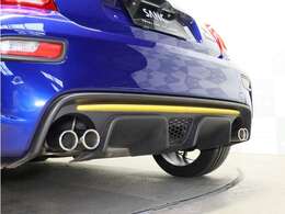 ■595Cピスタ特別装備（特別ボディカラー、イエローFスポイラー・ブレーキキャリパー・ドアミラーカバー・リアディフューザーアクセント、