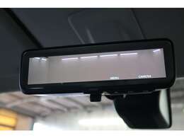 後方の視界もはっきりと確認可能　デジタルルームミラー