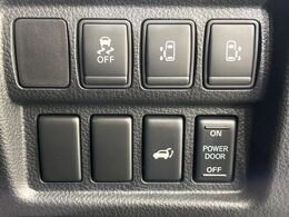 【両側パワースライドドア】スマートキーや運転席のスイッチで後席両側スライドドアの開閉が可能♪電動だから力を入れてドアを開ける必要が無く、小さなお子様でも簡単に開け閉めでき快適です♪