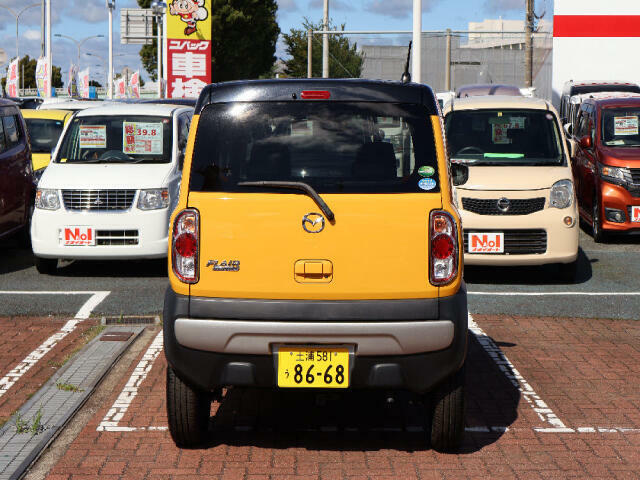 今の軽自動車は、とても広い！普通車と比べて維持費もお得で、家計に優しいですよ！