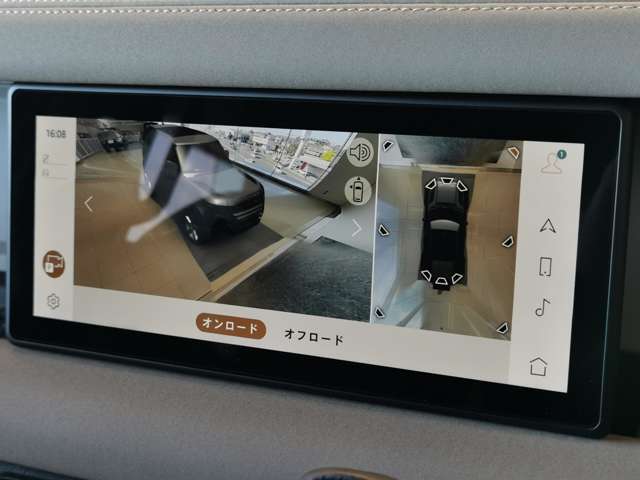 【3Dサラウンドカメラ（360°カメラ）】全方位の死角となる部分や発進時・駐車時・細い路地からの運転などカメラを通してモニターで確認することが可能です。