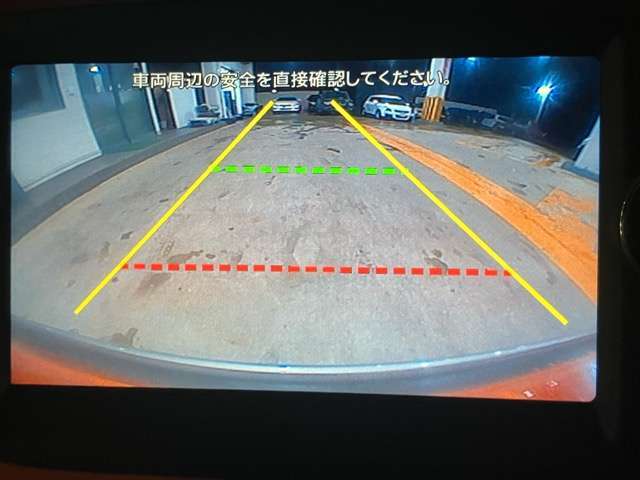 【バックカメラ】　　運転が苦手な方も安心して駐車することができます♪安全性もいいです♪