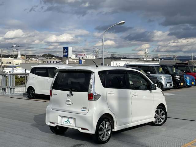 当店の最寄駅はJR明石駅もしくは神戸市営地下鉄伊川谷駅です。事前にご連絡いただければ駅までお迎えにもあがりますので電車をご利用の方もお気軽にお越しください。