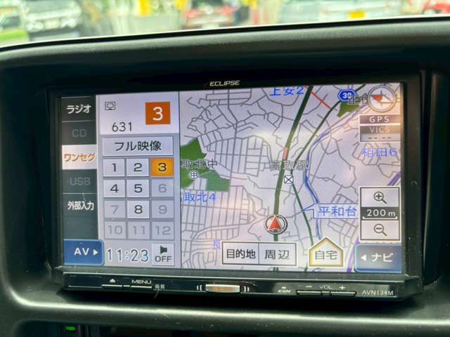メモリーナビゲーションが装備！これで、道に迷うことがありませんよ。住所検索や電話番号検索で、簡単に目的地検索が可能なんです。是非、ご来店して頂き、操作してみてください。