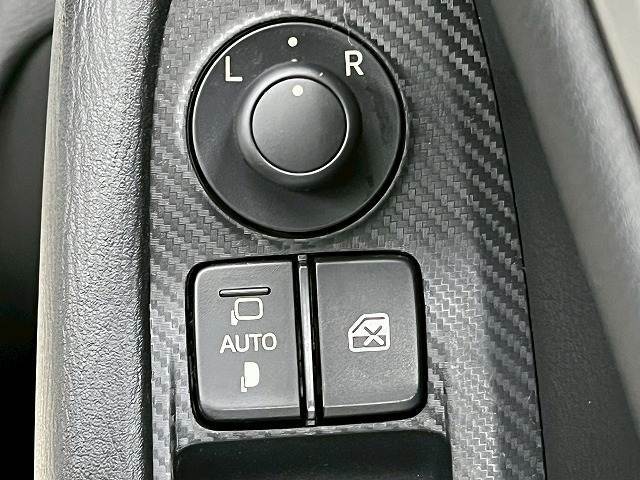 【電動格納ミラー】装備でボタン一つでサイドミラーの開閉ができます！