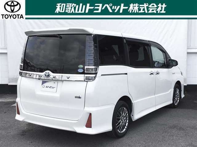 第3者機関「日本自動車査定協会」の車両状態証明書にて情報開示。一台ずつ内外装をチェック。安心のトヨペットU-Car！