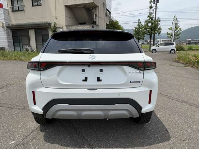 車両の品質管理は室内展示場を完備しておりますので、品質を保った状態の車両をご覧いただけます。