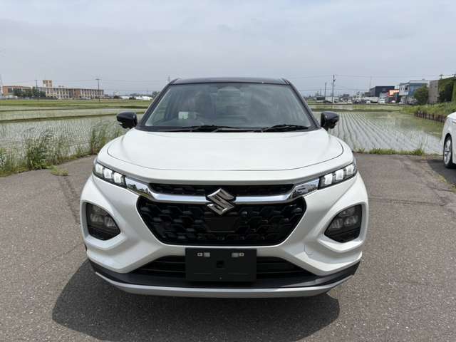 室内展示場を完備しておりますので、天候の悪い日でもゆっくりと車両をご覧下さい。