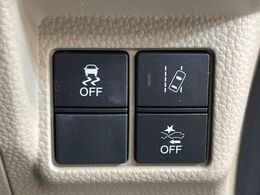 【ホンダセンシング】走行中に前方の車両等を認識し、衝突しそうな時は警報とブレーキで衝突回避と被害軽減をアシスト。より安全にドライブをお楽しみいただけます。