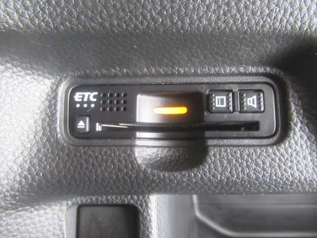 ETC付きです。納車の当日からご利用いただけます。◎掲載後すぐに販売が決まってしまう場合もございますのでご来店前にお電話でご予約を頂ければ幸いです。