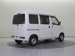 全国トヨタディーラーの中でも数少ない、トヨタ認定検査員が1台ずつ内外装をチェック。