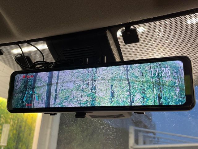 【ミラー一体型ドライブレコーダー】安心・安全なカーライフに必須のドライブレコーダーを装備！走行中はもちろん、あおり運転や事故に遭遇した際の状況も映像で記録し、万一のリスクに備えます。