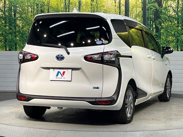 ☆全国のネクステージからお取り寄せが可能※！遠方の店舗に展示してあるクルマが気になる場合も、最寄りの店舗でご覧いただくことが可能です！是非私たちに要望をお聞かせください！※別途費用