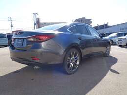 当社定休日は毎週火曜日と第2・3・4水曜日です。また長期連休を頂いている場合もございますので。詳しくは問い合わせフォーム、またはカーセンサーの無料ダイヤルからお訊ねいただくか、当社HPをご確認ください。