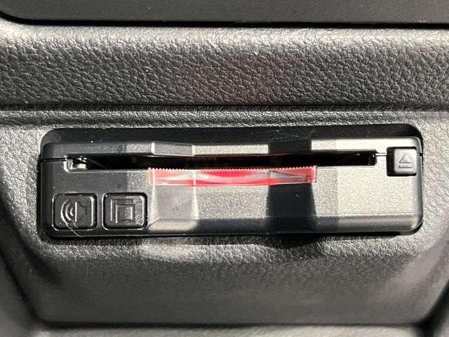 【ETC】高速道路の料金所をストレスなく通過！話題のスポットやサービスエリアに多い「スマートIC」利用時は必須のアイテムです。当店でセットアップを実施、ご納車当日からすぐにご利用いただけます！