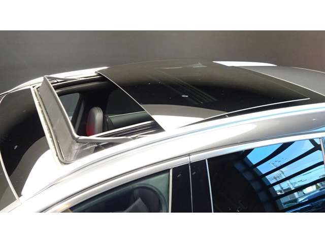 新車でも、サーティファイドカーでも、メルセデスのオーナーになるということは、メルセデスならではの安心と信頼をご購入いただくということ。私たちはそう考えます。