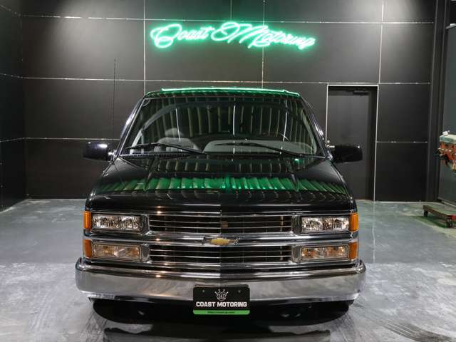 5.7LTBIエンジン/Cノッチ/GIBSONマフラー/ALPINEディスプレイオーディオ/NRGステアリング/20インチU.SMAGSホイール★装着
