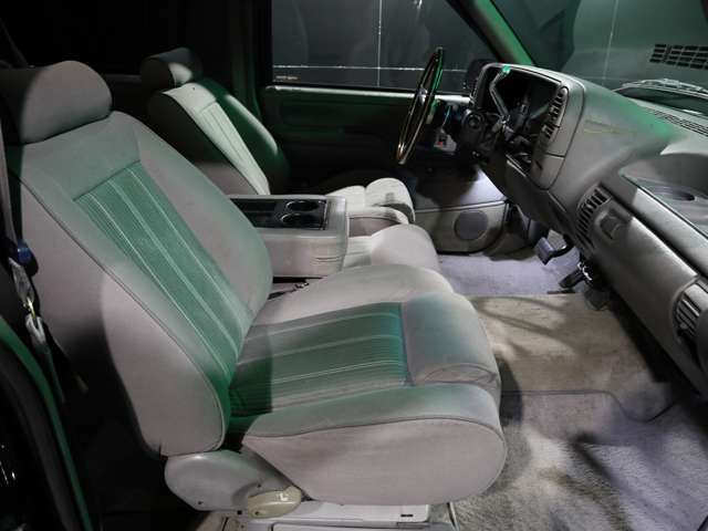 【ルームクリーニング】ご納車時は全車ルームクリーニングごお引き渡しになります★