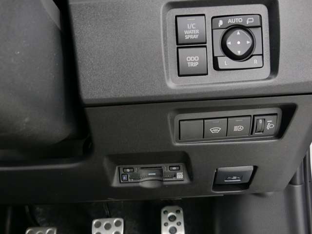 ナビゲーション連動ビルトインETC2.0ユニットを搭載！更にこちらの車両は、メーカーオプション寒冷地仕様も搭載！！