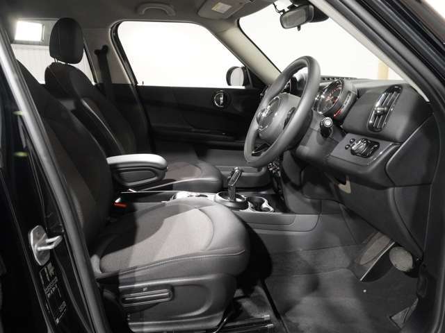 ■リクエストミニについて・・・ミニ専門店の当社では、現在、在庫のないご希望車種をお探しいたします！■HPにてご登録いただければ、ご希望の車種が入庫もしくは情報が入り次第ご連絡させていただきます♪