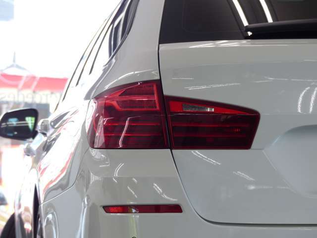前モデルのiDriveより格段に使い勝手がよくなっております！！　運転操作をサポートする便利なパークディスタンスコントロールやコンフォートアクセスはもちろんの事、