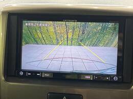 【バックカメラ】駐車時に後方がリアルタイム映像で確認できます。大型商業施設や立体駐車場での駐車時や、夜間のバック時に大活躍！運転スキルに関わらず、今や必須となった装備のひとつです！