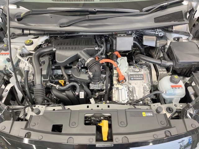 親切・丁寧な専門メカニックスタッフが応対！・車検・点検整備・事故等の修理などアフターサービスも安心。お車のカスタマイズもネクステージのサービススタッフまでご相談ください！