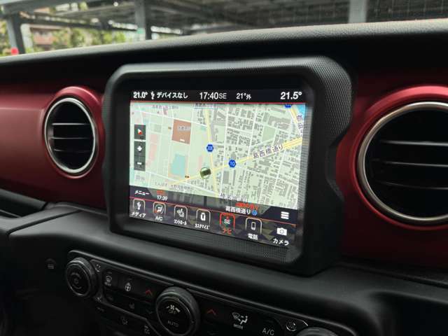 Apple car play , Android　Auto　Auto　対応/8.4インチナビゲーショシステム搭載。