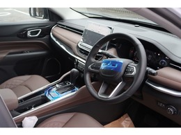高級感が漂う内装、是非、現車をご確認ください。