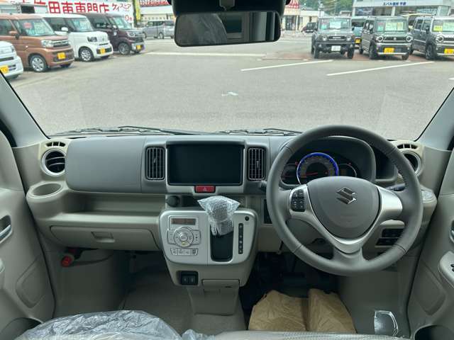 届出済未使用車を一人でも多くの方に提供できるよう専門スタッフがしっかりと説明し、相談にのらせていただきます。