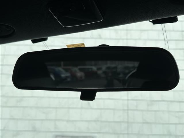 【バックミラー】『バックミラー周辺』の画像になります。写真の内容に関してご不明点、ご質問等がございましたらお気軽にガリバー店舗までお問い合わせください。
