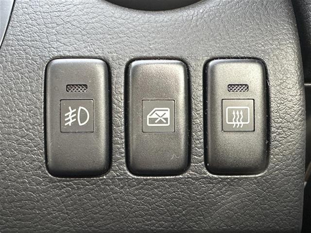 【運転席操作部】『運転席周辺の装備』の画像になります。快適なドライブを楽しむための機能が装備されています！運転席から触れるので使いやすいです！