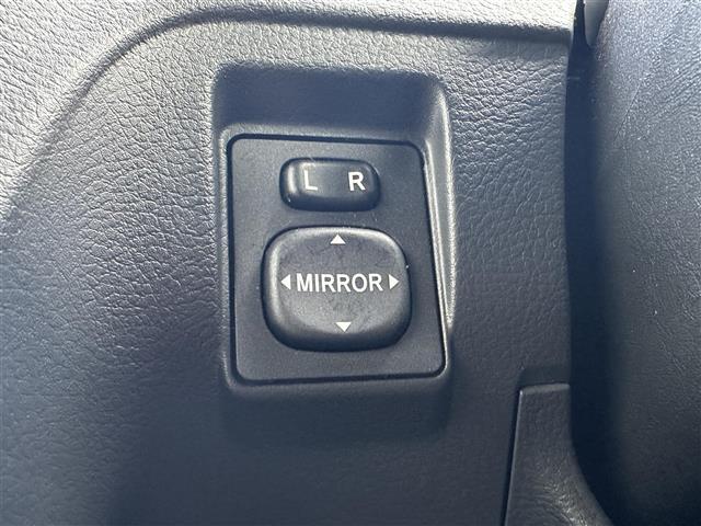 【運転席操作部】『運転席周辺の装備』の画像になります。快適なドライブを楽しむための機能が装備されています！運転席から触れるので使いやすいです！