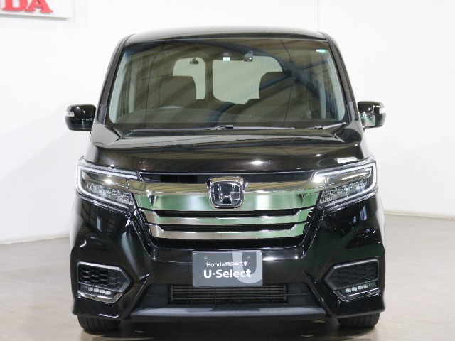 前方死角を減らした広く良好な視界が運転に高い安心感をもたらします。